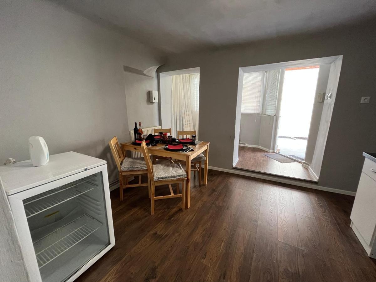 Grey House Daire Braşov Dış mekan fotoğraf
